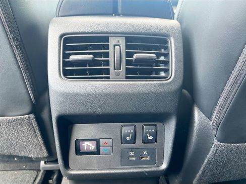 Used 2023 Nissan Rogue Platinum w/ Platinum Premium Package FWD image 26