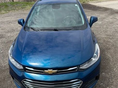 Used 2019 Chevrolet Trax LT w/ LT Convenience Package FWD image 9