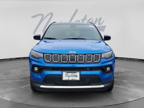 Used 2025 Jeep Compass Limited AWD/4WD image 2