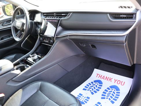 Used 2022 Jeep Grand Cherokee L Limited image 10