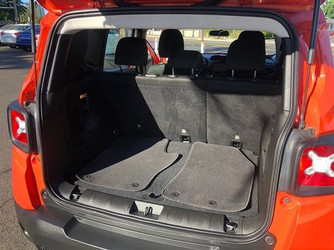 Used 2017 Jeep Renegade Sport w/ Power & Air Group FWD image 8