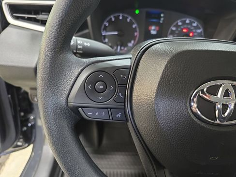Used 2025 Toyota Corolla LE FWD image 18
