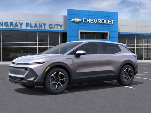 New 2026 Chevrolet Equinox EV LT image 2