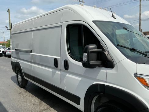 Used 2024 RAM ProMaster 2500 w/ Convenience Group FWD image 24
