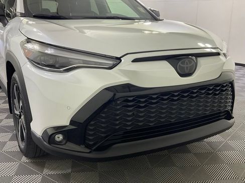 Used 2025 Toyota Corolla Cross AWD Hybrid w/ Convenience Package image 15