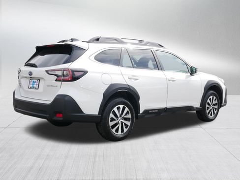 Used 2025 Subaru Outback Premium image 7