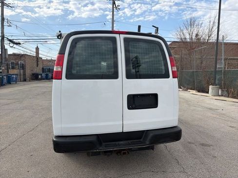 Used 2015 Chevrolet Express 2500 image 6