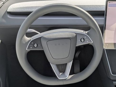 Used 2026 Tesla Model Y 2WD image 13