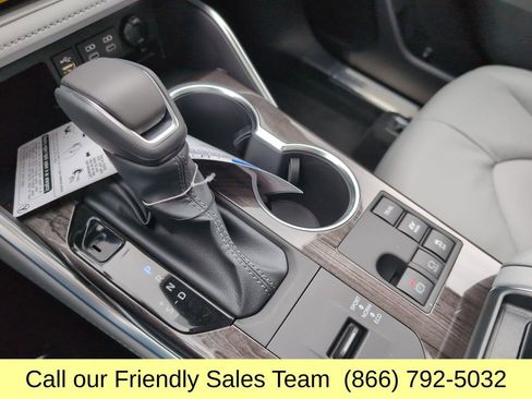 New 2026 Toyota Highlander Platinum AWD/4WD image 22