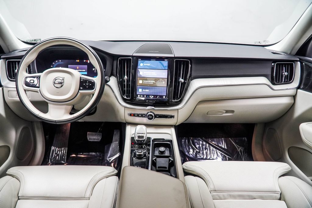 Used 2023 Volvo XC60 T8 Ultimate w/ Climate Package AWD/4WD image 6