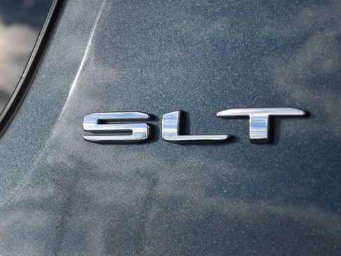 Certified 2020 GMC Acadia SLT AWD/4WD image 16