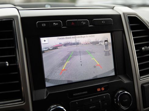 Used 2019 Ford F250 Lariat w/ Lariat Value Package image 17