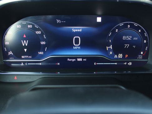 Used 2023 Chevrolet Suburban LT image 9