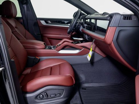 New 2026 Porsche Cayenne S image 8