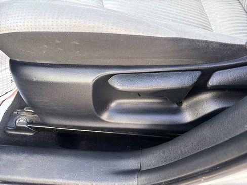 Used 2016 Toyota Prius Two image 12