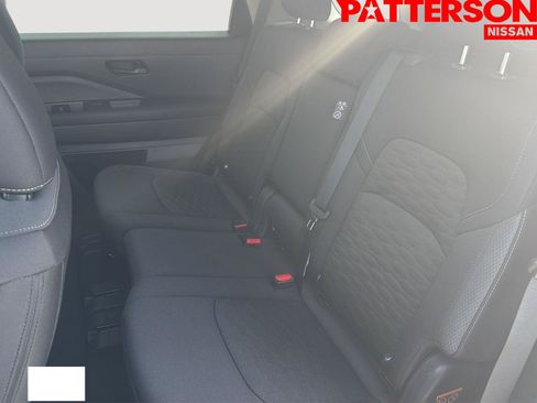 Used 2024 Nissan Pathfinder SV FWD image 18