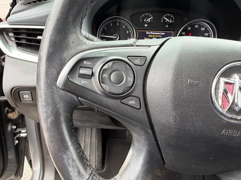 Used 2020 Buick Enclave Essence FWD image 28