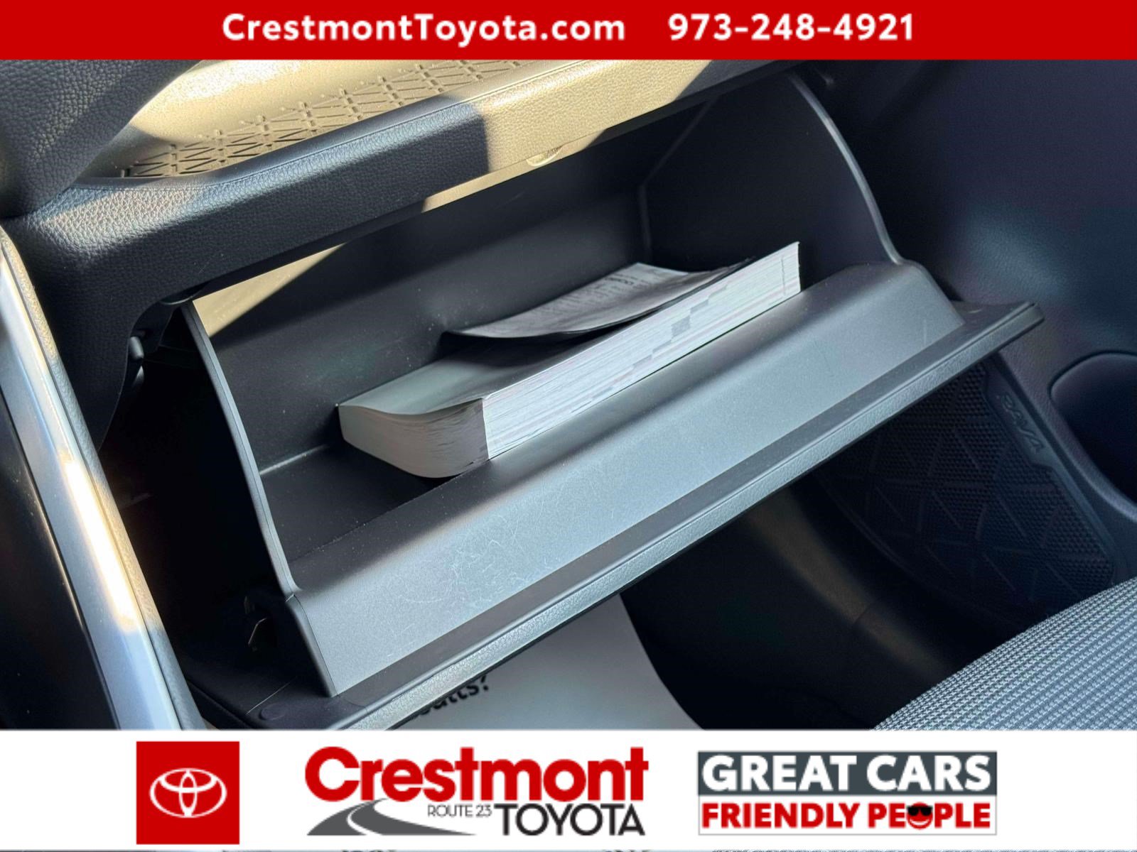 Used 2024 Toyota RAV4 LE AWD/4WD image 30