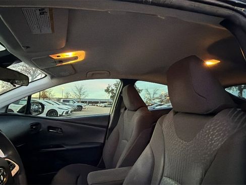 Used 2018 Toyota Prius Two image 19