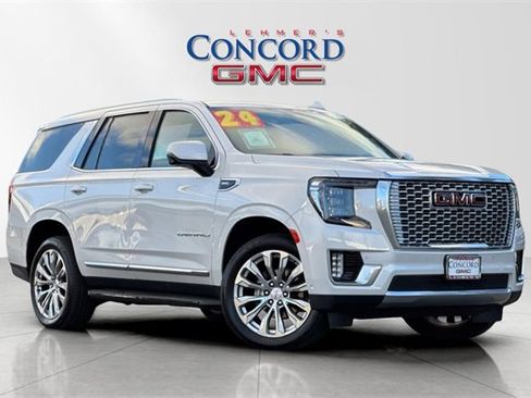 Used 2024 GMC Yukon Denali w/ Advanced Technology Package image 2