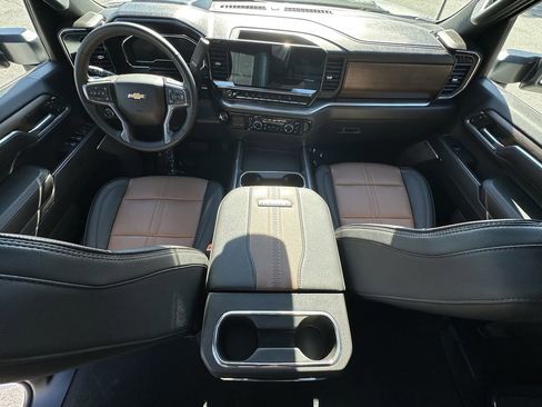 Used 2024 Chevrolet Silverado 3500 High Country w/ High Country Premium Package image 26