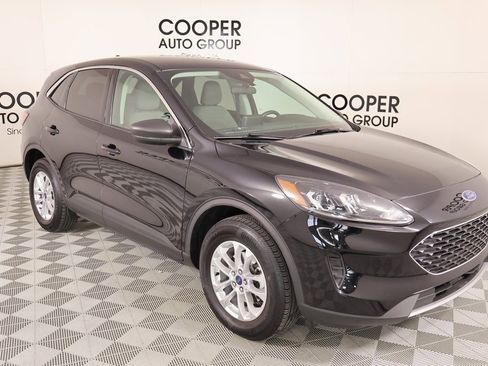 Used 2022 Ford Escape SE image 1