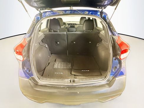 Used 2018 Nissan Kicks SV image 35