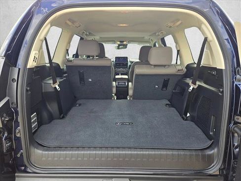 Used 2023 Lexus GX 460 Premium AWD/4WD image 6