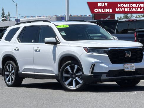 Used 2024 Honda Pilot Touring image 1
