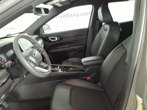 Used 2023 Jeep Compass Trailhawk AWD/4WD image 12