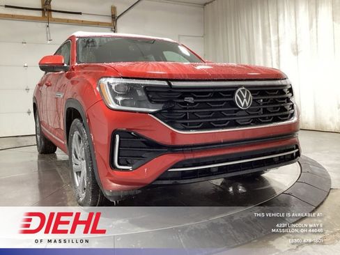 Used 2024 Volkswagen Atlas Cross Sport SEL R-Line image 1