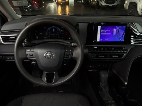 Used 2025 Toyota Camry LE FWD image 13