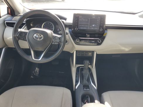 Used 2022 Toyota Corolla Cross LE w/ Moonroof Package image 10