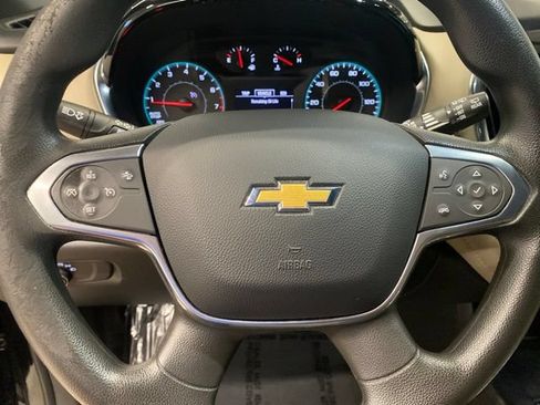 Used 2023 Chevrolet Traverse LS FWD image 13