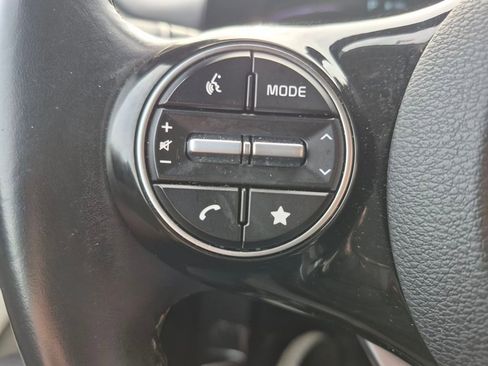 Used 2025 Kia Soul EX image 21