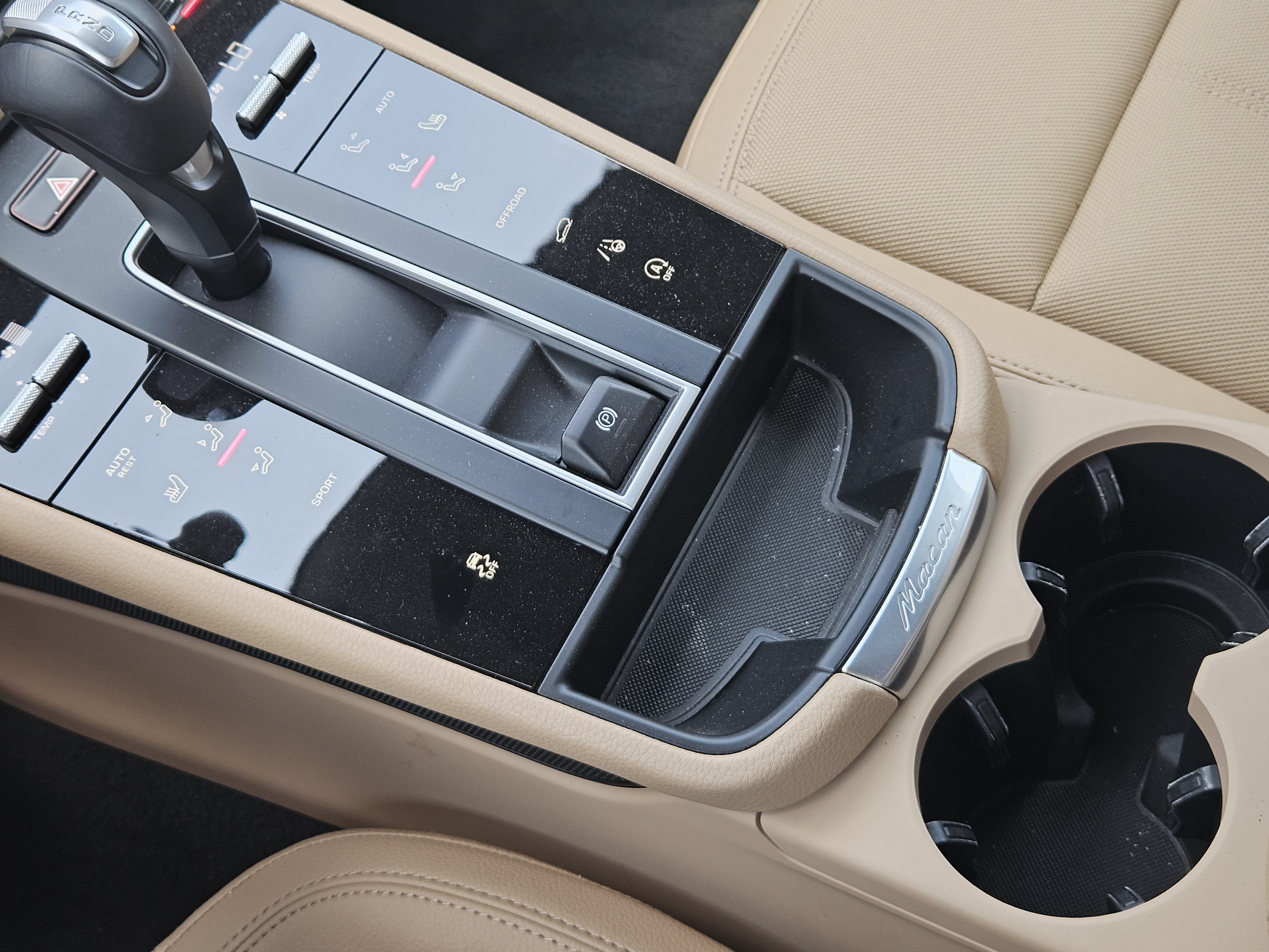 Certified 2026 Porsche Macan AWD/4WD image 20