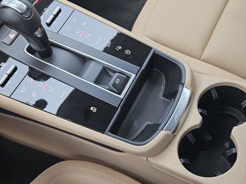Certified 2026 Porsche Macan AWD/4WD image 20
