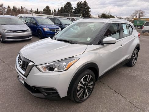 Used 2019 Nissan Kicks SV image 1