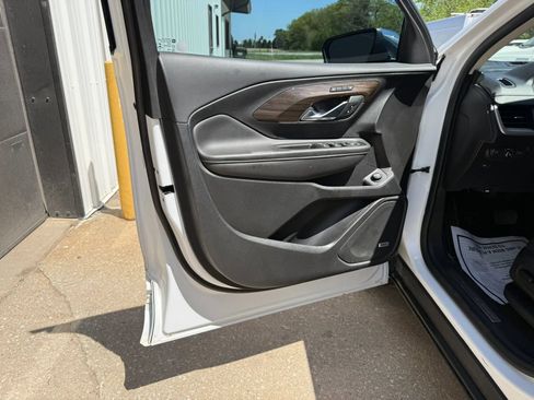 Used 2019 GMC Terrain Denali w/ Advanced Safety Package AWD/4WD image 16