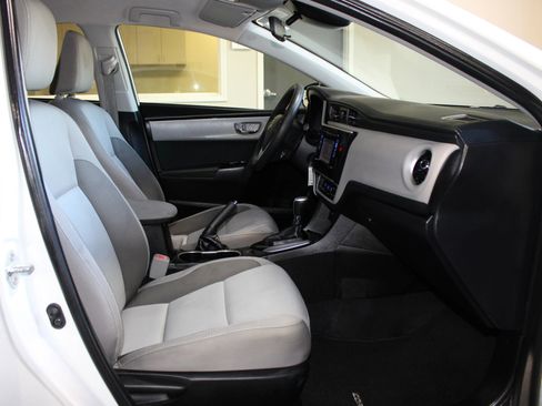 Used 2018 Toyota Corolla LE FWD image 23