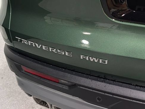 New 2027 Chevrolet Traverse LT w/ Sun and Wheel Package AWD/4WD image 5