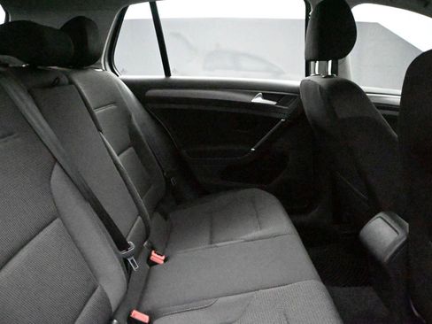 Used 2018 Volkswagen Golf S image 22