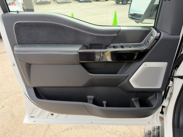 Used 2025 Ford F150 Lightning Platinum AWD/4WD image 26