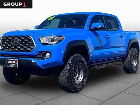 Used 2021 Toyota Tacoma TRD Off-Road w/ Technology Package AWD/4WD image 1