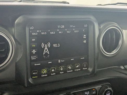 Used 2023 Jeep Wrangler Unlimited Rubicon 4xe AWD/4WD image 15