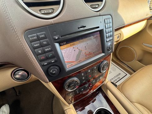 Used 2012 Mercedes-Benz GL 550 4MATIC image 20