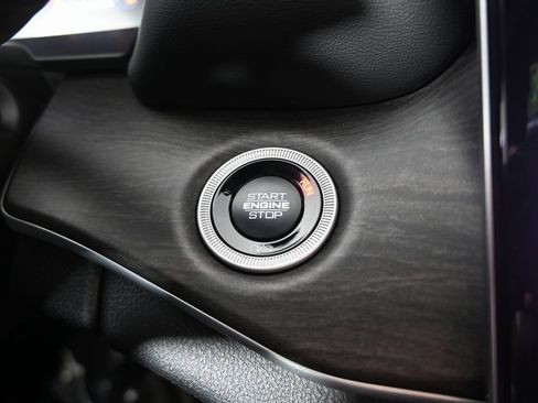 New 2025 Jeep Grand Cherokee Limited w/ Trailer Tow Package image 31