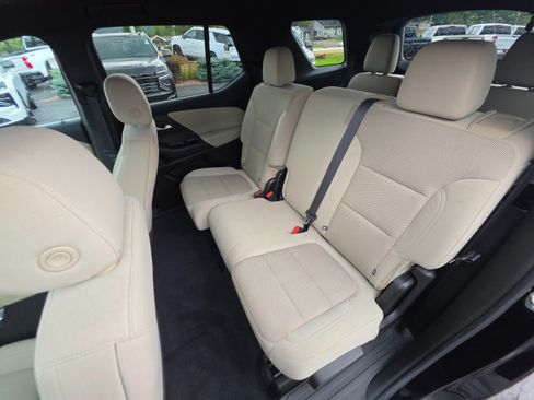 Used 2022 Chevrolet Traverse LS AWD/4WD image 24