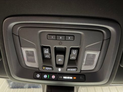 Used 2020 Chevrolet Silverado 1500 High Country w/ Technology Package AWD/4WD image 43