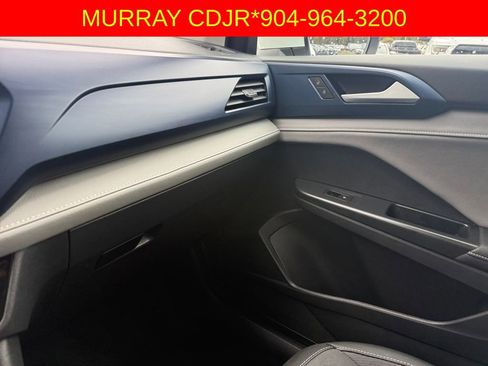 Used 2024 Volkswagen Taos SE image 25